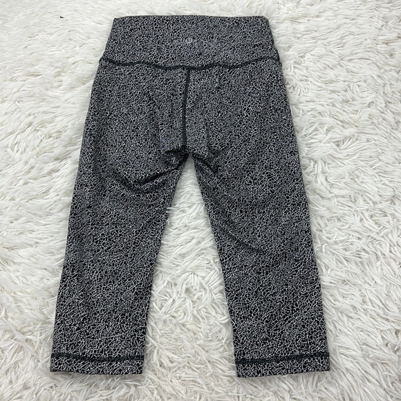 Lululemon Wunder Under Hi-Rise 1/2 Tight (17") Luon Crackle Jaquard Black White - Picture 5 of 5